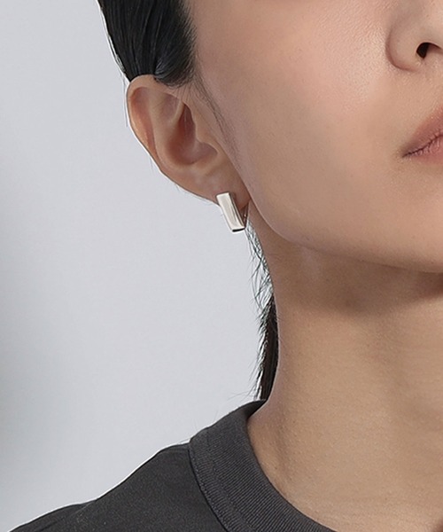 LAH(エルエーエイチ)の「シングルピアス K18ポスト(ピアス(片耳用)・レディース・シルバー・ONE SIZE)」の5枚目の写真