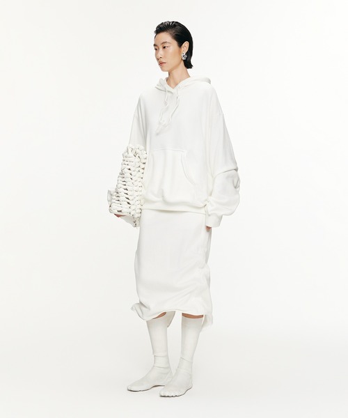 JNBY(ジェーエヌビーワイ)の「Oversized Wire Hoodie / ワイヤーフーディー(パーカー・レディース・ホワイト/ブラック/グレー・36/34/38)」の16枚目の写真