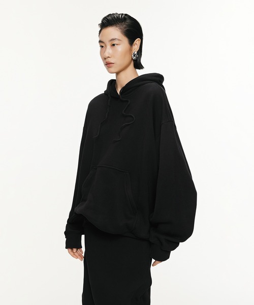 JNBY(ジェーエヌビーワイ)の「Oversized Wire Hoodie / ワイヤーフーディー(パーカー・レディース・ホワイト/ブラック/グレー・36/34/38)」の22枚目の写真