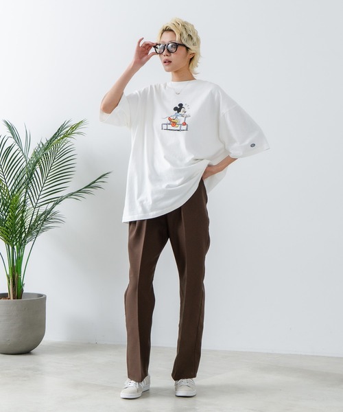 DISCUS(ディスカス)の「【DISCUS/ディスカス×Disney/ディズニー】グラフィックプリントTシャツ(Tシャツ/カットソー・レディース・ホワイト系その他/ブラック系その他/ホワイト系その他4/ブラック系その他2/ホワイト系その他2/ホワイト系その他3/ブラック系その他3/ブラック系その他4・MEDIUM/LARGE)」の19枚目の写真