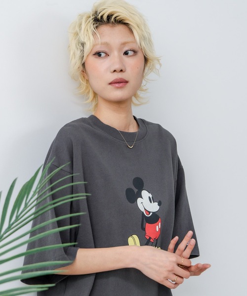 DISCUS(ディスカス)の「【DISCUS/ディスカス×Disney/ディズニー】グラフィックプリントTシャツ(Tシャツ/カットソー・レディース・ホワイト系その他/ブラック系その他/ホワイト系その他4/ブラック系その他2/ホワイト系その他2/ホワイト系その他3/ブラック系その他3/ブラック系その他4・MEDIUM/LARGE)」の20枚目の写真