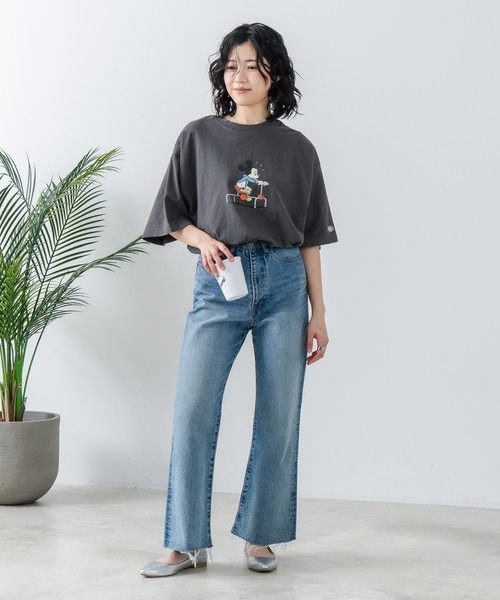 DISCUS(ディスカス)の「【DISCUS/ディスカス×Disney/ディズニー】グラフィックプリントTシャツ(Tシャツ/カットソー・レディース・ホワイト系その他/ブラック系その他/ホワイト系その他4/ブラック系その他2/ホワイト系その他2/ホワイト系その他3/ブラック系その他3/ブラック系その他4・MEDIUM/LARGE)」の17枚目の写真