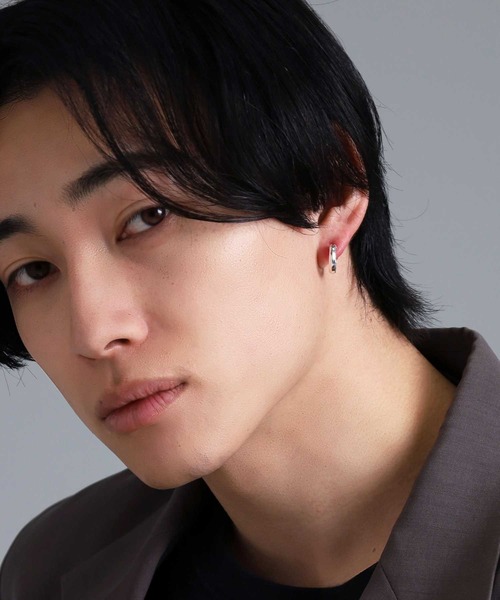 LION HEART(ライオンハート)の「【生産終了モデル】“for Gift”クロッシングピアス(サイドストーン)/シルバー925【LION HEART / ライオンハート】(ピアス(片耳用)・メンズ・シルバー×キュービック・ONE SIZE)」の11枚目の写真