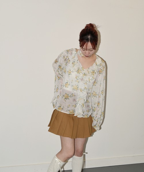VIVID LADY(ビビッドレディー)の「花柄 シアーブラウス 長袖 チョーカー付 2WAY(シャツ/ブラウス・レディース・ピンク/イエロー/ブルー・FREE)」の6枚目の写真