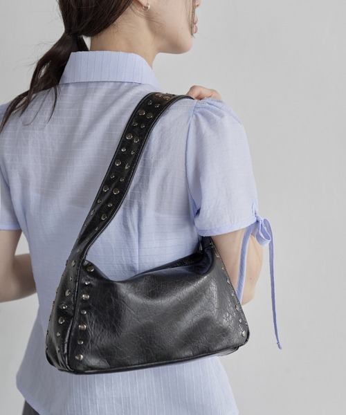 UNE MANSION（ユヌマンション）の「【ショルダーバッグ/ハンドバッグ】2WAYユニークシルバースタッズボックスバッグ（ショルダーバッグ・レディース・アイボリー/ブラック/ブラウン/ピンク・ONE SIZE）」の11枚目の写真