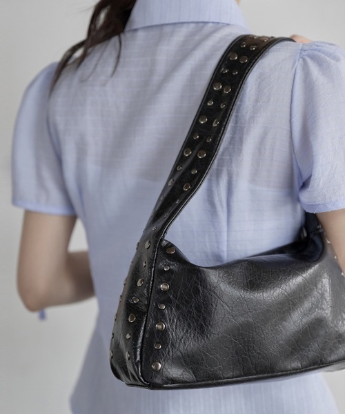 UNE MANSION（ユヌマンション）の「【ショルダーバッグ/ハンドバッグ】2WAYユニークシルバースタッズボックスバッグ（ショルダーバッグ・レディース・アイボリー/ブラック/ブラウン/ピンク・ONE SIZE）」の12枚目の写真