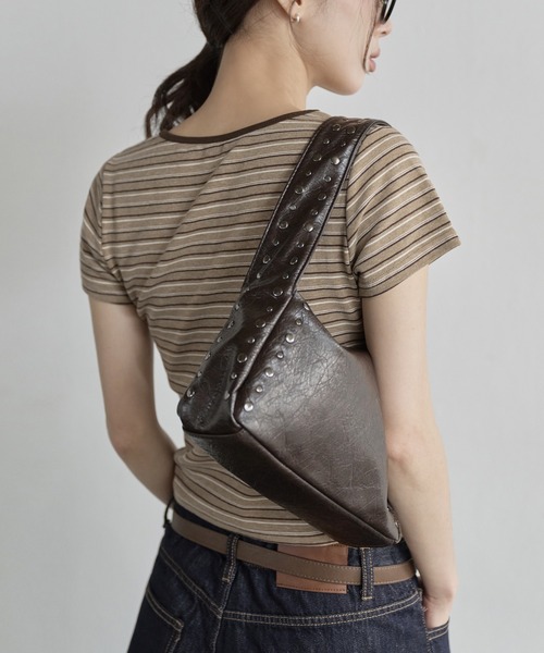 UNE MANSION（ユヌマンション）の「【ショルダーバッグ/ハンドバッグ】2WAYユニークシルバースタッズボックスバッグ（ショルダーバッグ・レディース・アイボリー/ブラック/ブラウン/ピンク・ONE SIZE）」の14枚目の写真