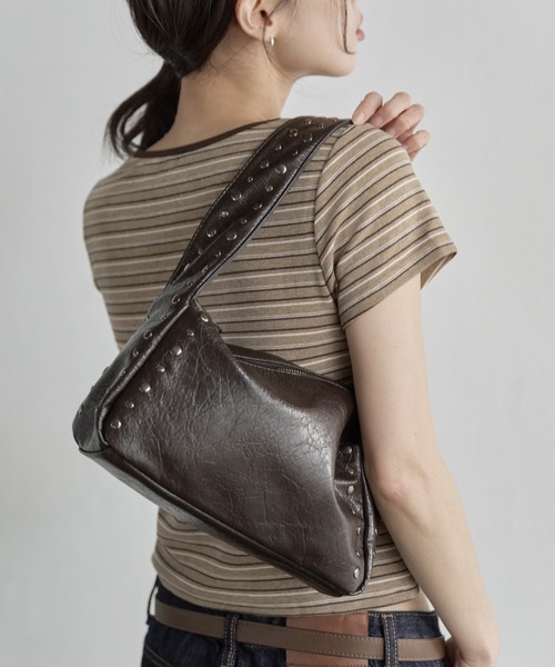 UNE MANSION（ユヌマンション）の「【ショルダーバッグ/ハンドバッグ】2WAYユニークシルバースタッズボックスバッグ（ショルダーバッグ・レディース・ブラウン/ブラック/アイボリー/ピンク・ONE SIZE）」の22枚目の写真