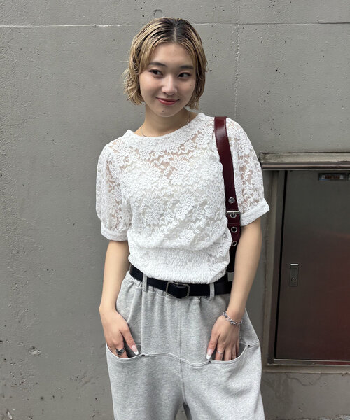 WHO'S WHO gallery（フーズフーギャラリー）の「【前後2WAY】レース Vネック半袖ブラウス（シャツ/ブラウス・レディース・ブラック/オフホワイト・FREE）」の5枚目の写真