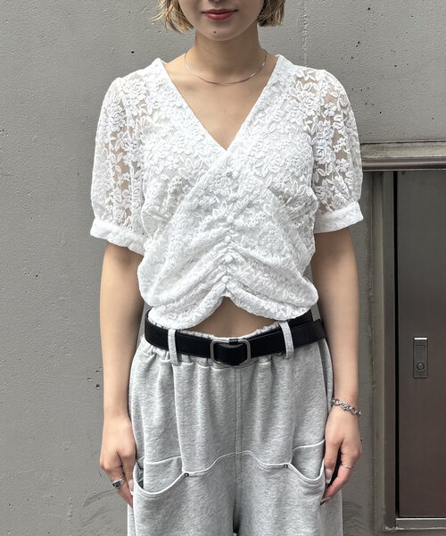 WHO'S WHO gallery（フーズフーギャラリー）の「【前後2WAY】レース Vネック半袖ブラウス（シャツ/ブラウス・レディース・ブラック/オフホワイト・FREE）」の10枚目の写真