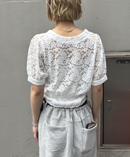 WHO'S WHO gallery（フーズフーギャラリー）の「【前後2WAY】レース Vネック半袖ブラウス（シャツ/ブラウス・レディース・ブラック/オフホワイト・FREE）」の12枚目の写真