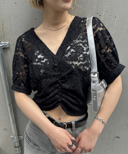 WHO'S WHO gallery（フーズフーギャラリー）の「【前後2WAY】レース Vネック半袖ブラウス（シャツ/ブラウス・レディース・ブラック/オフホワイト・FREE）」の15枚目の写真