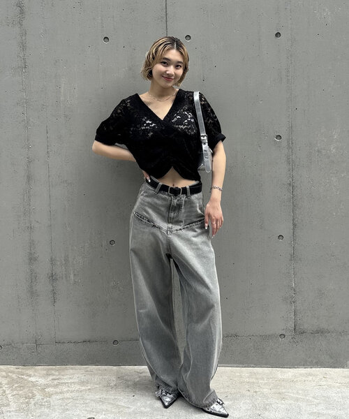 WHO'S WHO gallery（フーズフーギャラリー）の「【前後2WAY】レース Vネック半袖ブラウス（シャツ/ブラウス・レディース・ブラック/オフホワイト・FREE）」の18枚目の写真