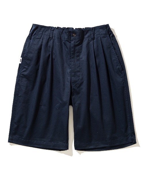 UNFRM OUTDOOR STANDARD（ユニフォームアウトドアスタンダード）の「UNFRM OUTDOOR STANDARD STRETCH CHINO CLOTH TWO TUCK WIDE HALF PANTS（ユニフォームアウトドアスタンダード  ストレッチ チノクロス ツータック ワイドハーフパンツ）（その他パンツ・メンズ・ネイビー/ベージュ・X-LARGE/LARGE/MEDIUM/SMALL）」の2枚目の写真