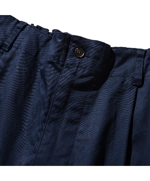 UNFRM OUTDOOR STANDARD（ユニフォームアウトドアスタンダード）の「UNFRM OUTDOOR STANDARD STRETCH CHINO CLOTH TWO TUCK WIDE HALF PANTS（ユニフォームアウトドアスタンダード  ストレッチ チノクロス ツータック ワイドハーフパンツ）（その他パンツ・メンズ・ネイビー/ベージュ・X-LARGE/LARGE/MEDIUM/SMALL）」の9枚目の写真