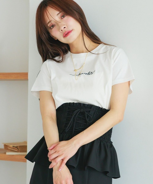 mysty woman（ミスティウーマン）の「ニュアンスロゴコンパクトTシャツ　495369（Tシャツ/カットソー・レディース・オフホワイト/グレイッシュブルー/ブラック/ピンク系その他・FREE）」の2枚目の写真