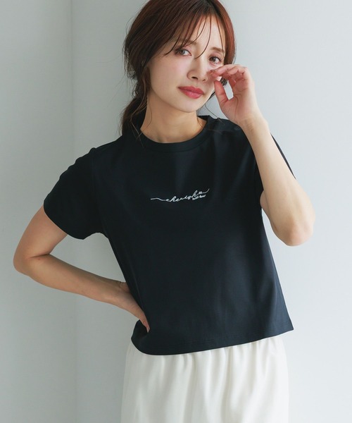 mysty woman（ミスティウーマン）の「ニュアンスロゴコンパクトTシャツ　495369（Tシャツ/カットソー・レディース・オフホワイト/グレイッシュブルー/ブラック/ピンク系その他・FREE）」の3枚目の写真