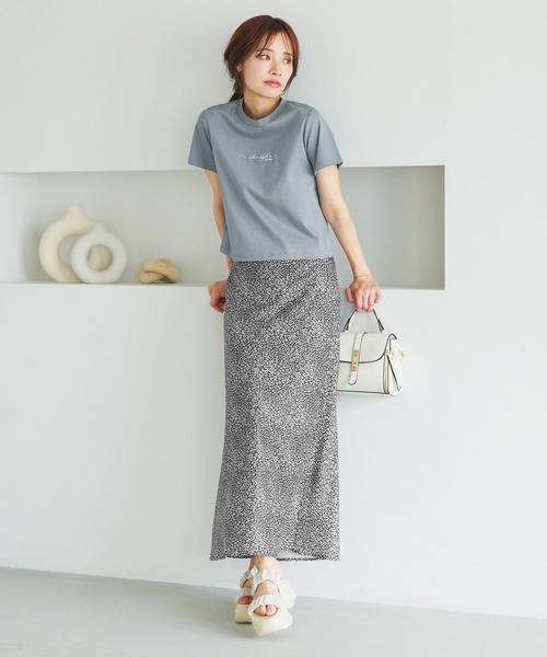 mysty woman（ミスティウーマン）の「ニュアンスロゴコンパクトTシャツ　495369（Tシャツ/カットソー・レディース・オフホワイト/グレイッシュブルー/ブラック/ピンク系その他・FREE）」の6枚目の写真