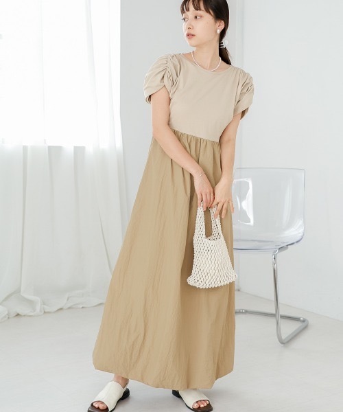 Bab(バブ)の「前後2WAYギャザーバルーンワンピース(ワンピース・レディース・ベージュ/チャコールグレー・MEDIUM)」の1枚目の写真