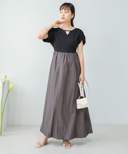 Bab(バブ)の「前後2WAYギャザーバルーンワンピース(ワンピース・レディース・ベージュ/チャコールグレー・MEDIUM)」の17枚目の写真