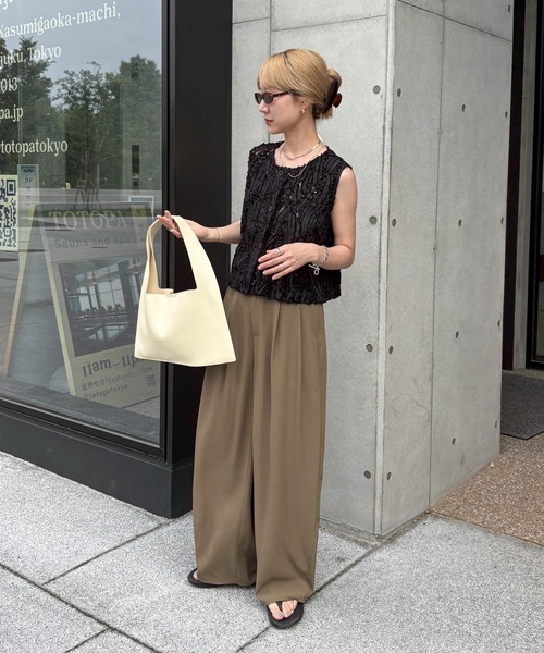 feepur（フェピュール）の「トライアングルショルダーバッグ（ショルダーバッグ・レディース・ブラック/アイボリー・FREE）」の4枚目の写真