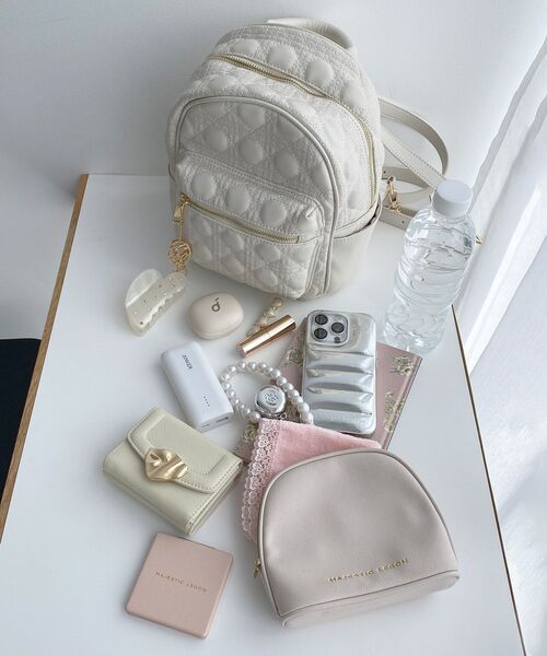 MAJESTIC LEGON（マジェスティックレゴン）の「チャームセットキルティングリュック（バックパック/リュック・レディース・アイボリー/ブラック・FREE）」の9枚目の写真