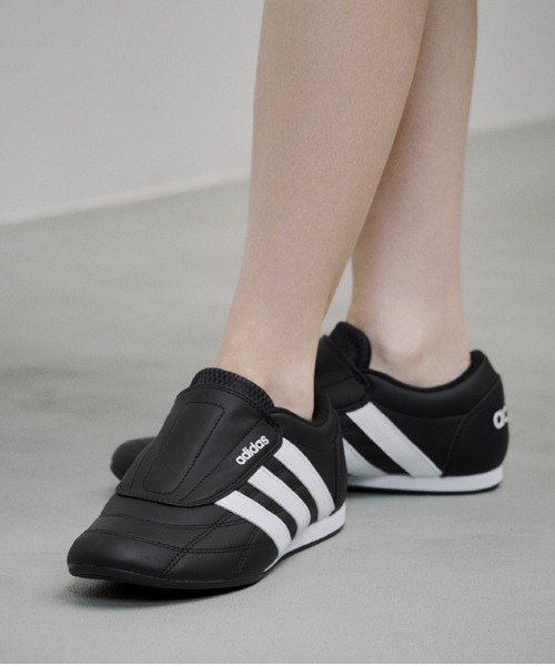 たくと　19v30個 ADIDAS アディダス TEKWEN テクウェン JS3871 CORE/FTWR/CORE