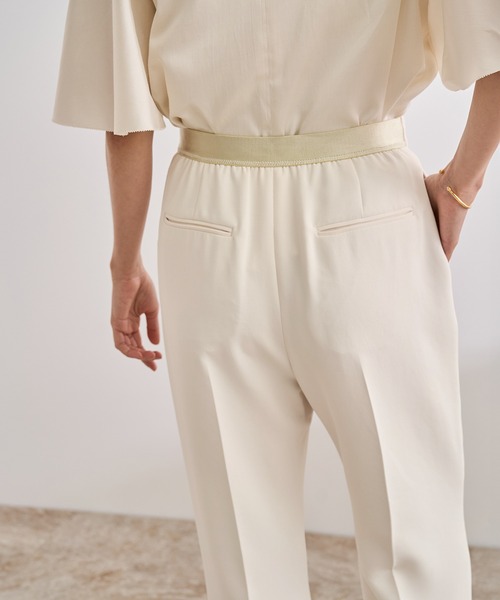 ROPE'（ロペ）の「【WEB・一部店舗限定】バックサテンセミフレアパンツ/洗える（その他パンツ・レディース・ブラック/ホワイト・36/38）」の7枚目の写真