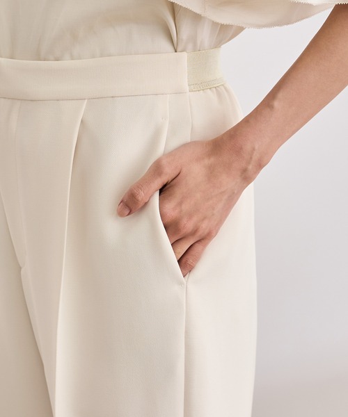 ROPE'（ロペ）の「【WEB・一部店舗限定】バックサテンセミフレアパンツ/洗える（その他パンツ・レディース・ブラック/ホワイト・36/38）」の14枚目の写真