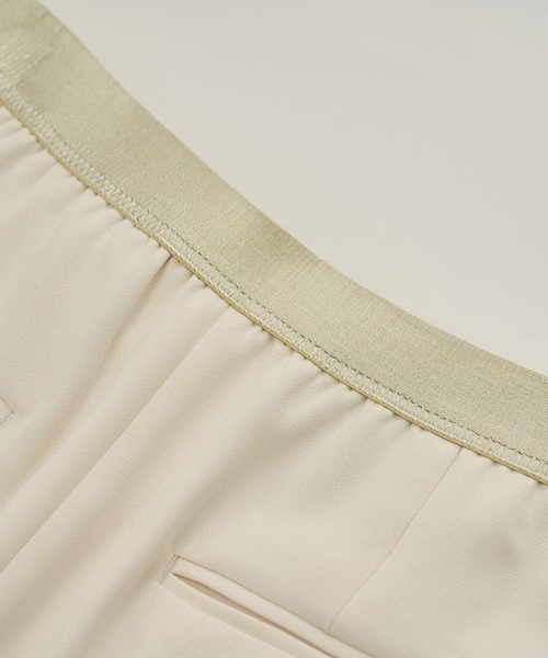 ROPE'（ロペ）の「【WEB・一部店舗限定】バックサテンセミフレアパンツ/洗える（その他パンツ・レディース・ブラック/ホワイト・36/38）」の16枚目の写真
