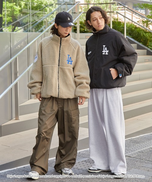 MLB（メジャーリーグベースボール）の「MLB/メジャーリーグベースボール 別注 ワッペン刺繍 2WAYリバーシブル ドロストナイロン×ボア スタンドブルゾン（ブルゾン・メンズ・ダークネイビー/ブラック/アッシュブラウン/オフホワイト・M/L）」の7枚目の写真