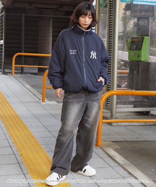 MLB（メジャーリーグベースボール）の「MLB/メジャーリーグベースボール 別注 ワッペン刺繍 2WAYリバーシブル ドロストナイロン×ボア スタンドブルゾン（ブルゾン・メンズ・ダークネイビー/ブラック/アッシュブラウン/オフホワイト・M/L）」の17枚目の写真