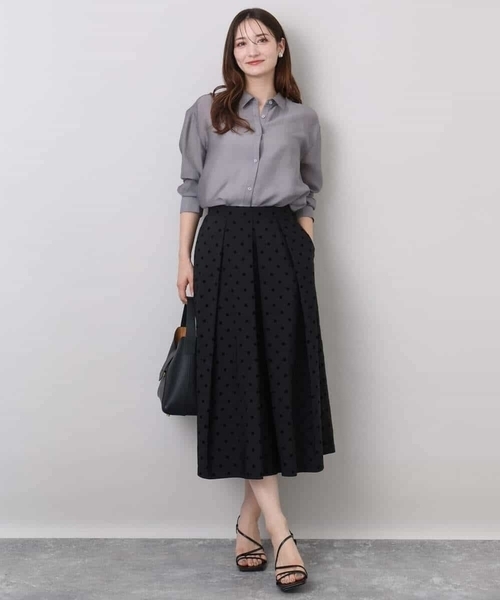 MK MICHEL KLEIN（エムケーミッシェルクラン）の「フロッキードット柄タックスカート/洗える（スカート・レディース・グレー/ブラック・38）」の7枚目の写真