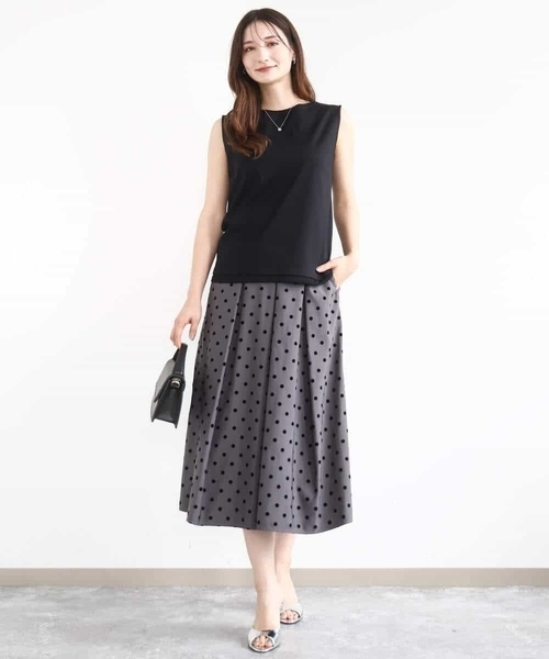 MK MICHEL KLEIN（エムケーミッシェルクラン）の「フロッキードット柄タックスカート/洗える（スカート・レディース・グレー/ブラック・38）」の11枚目の写真