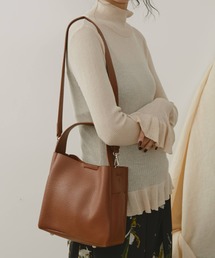 Libra Cue（リブラ キュー）の「2wayスクエアバッグ(ポーチ付き)（ショルダーバッグ）」