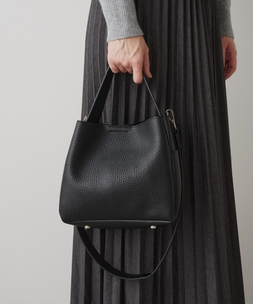 Libra Cue（リブラ キュー）の「2wayスクエアバッグ(ポーチ付き)（ショルダーバッグ・レディース・アイボリー/ブラック/ブラウン・FREE）」の2枚目の写真