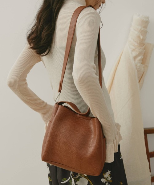 Libra Cue（リブラ キュー）の「2wayスクエアバッグ(ポーチ付き)（ショルダーバッグ・レディース・アイボリー/ブラック/ブラウン・FREE）」の14枚目の写真