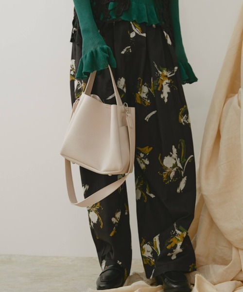 Libra Cue（リブラ キュー）の「2wayスクエアバッグ(ポーチ付き)（ショルダーバッグ・レディース・アイボリー/ブラック/ブラウン・FREE）」の8枚目の写真