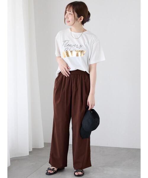 Te chichi TERRASSE（テチチテラス）の「【接触冷感】箔BIGロゴTシャツ（Tシャツ/カットソー・レディース・ベージュ/オフホワイト/チャコールグレー・F）」の4枚目の写真