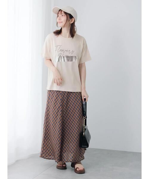 Te chichi TERRASSE（テチチテラス）の「【接触冷感】箔BIGロゴTシャツ（Tシャツ/カットソー・レディース・ベージュ/オフホワイト/チャコールグレー・F）」の8枚目の写真