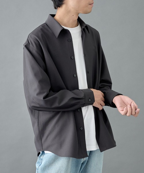COLONY 2139（コロニートゥーワンスリーナイン）の「ウォッシャブルストレッチミニマルシャツ（シャツ/ブラウス・メンズ・ブラウン/ブラック/チャコールグレー・LARGE/MEDIUM）」の2枚目の写真