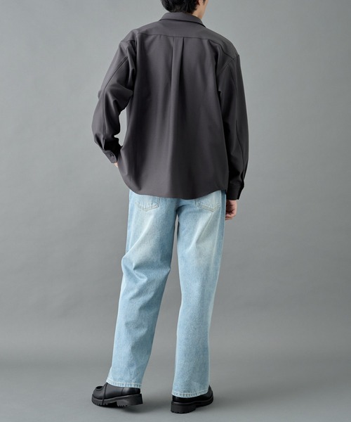 COLONY 2139（コロニートゥーワンスリーナイン）の「ウォッシャブルストレッチミニマルシャツ（シャツ/ブラウス・メンズ・ブラウン/ブラック/チャコールグレー・LARGE/MEDIUM）」の21枚目の写真