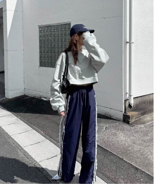 AMELY（エミリー）の「サイドレースライントラックパンツ（その他パンツ・レディース・ネイビー/ベージュ/ブラック・フリー）」の22枚目の写真