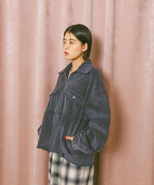 BAYFLOW（ベイフロー）の「フェードコーデュロイジャケット（ブルゾン・レディース・オフホワイト/ネイビー/ピンク・FREE）」の11枚目の写真