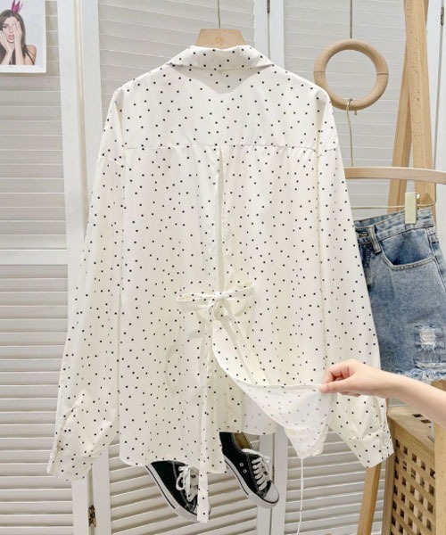 Mayree（メイリー）の「【Mayree】ドット柄 バックリボン オープンデザイン 長袖 シャツ（シャツ/ブラウス・レディース・アイボリー・LARGE/MEDIUM/SMALL）」の5枚目の写真