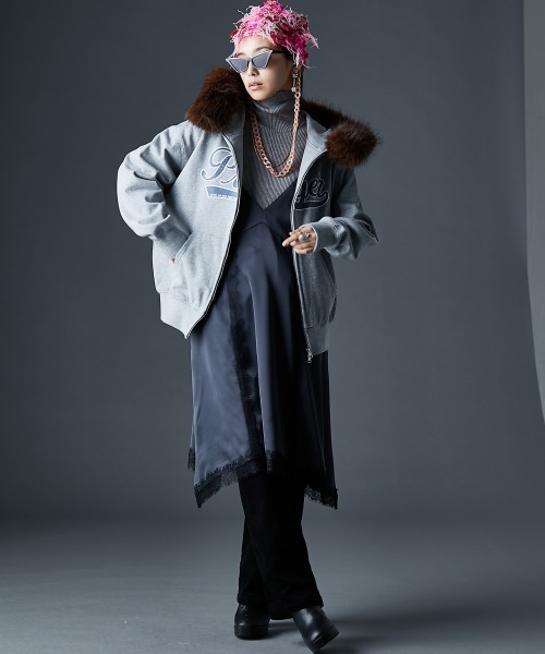 GEVS.(ジェイヴィス)の「サテンキャミソールワンピース<大きいサイズ有>GEVS.(ワンピース・レディース・ブラック/ブラウン・5L/4L/3L/LL/L/M)」の8枚目の写真