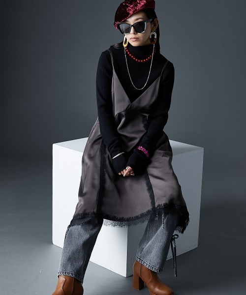 GEVS.(ジェイヴィス)の「サテンキャミソールワンピース<大きいサイズ有>GEVS.(ワンピース・レディース・ブラック/ブラウン・5L/4L/3L/LL/L/M)」の13枚目の写真