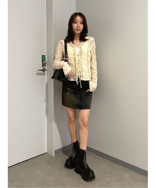 SLY（スライ）の「FRONT RIBBON SHIRRING SH フロントリボン シャーリング シャツ 秋服 春服（シャツ/ブラウス・レディース・ベージュ/ライトブルー/オフホワイト・FREE）」の17枚目の写真