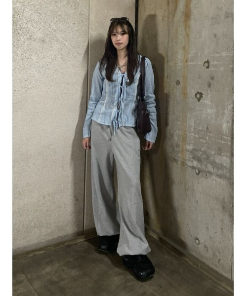 SLY（スライ）の「FRONT RIBBON SHIRRING SH フロントリボン シャーリング シャツ 秋服 春服（シャツ/ブラウス・レディース・ベージュ/ライトブルー/オフホワイト・FREE）」の20枚目の写真