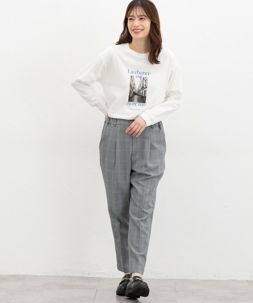 Honeys(ハニーズ)の「フォトプリントTシャツ(Tシャツ/カットソー・レディース・スミクロ/モカ/ホワイト×レッド/ホワイト×ブルー/グレイッシュブルー・L/LL/M/S)」の18枚目の写真